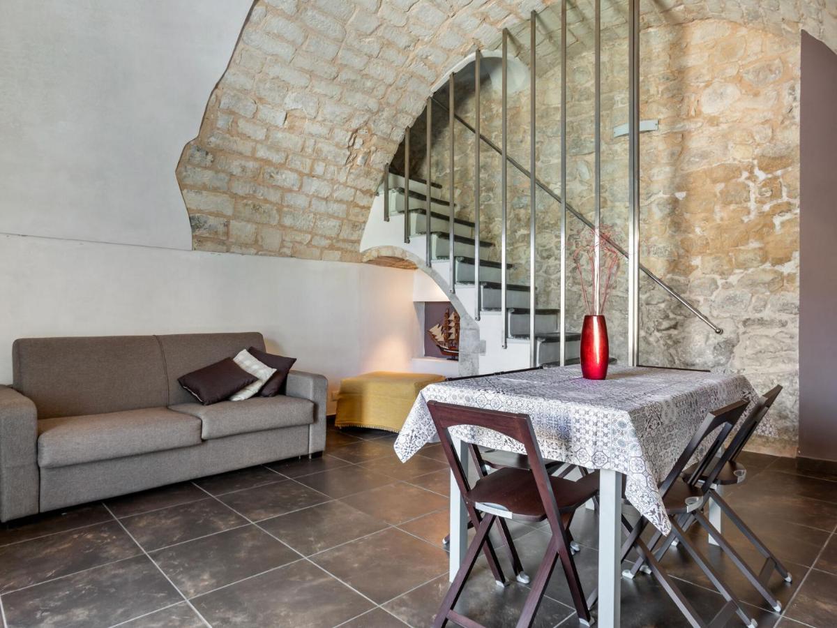 Vintage Holiday Home In Ragusa Ibla With Balcony Eksteriør billede