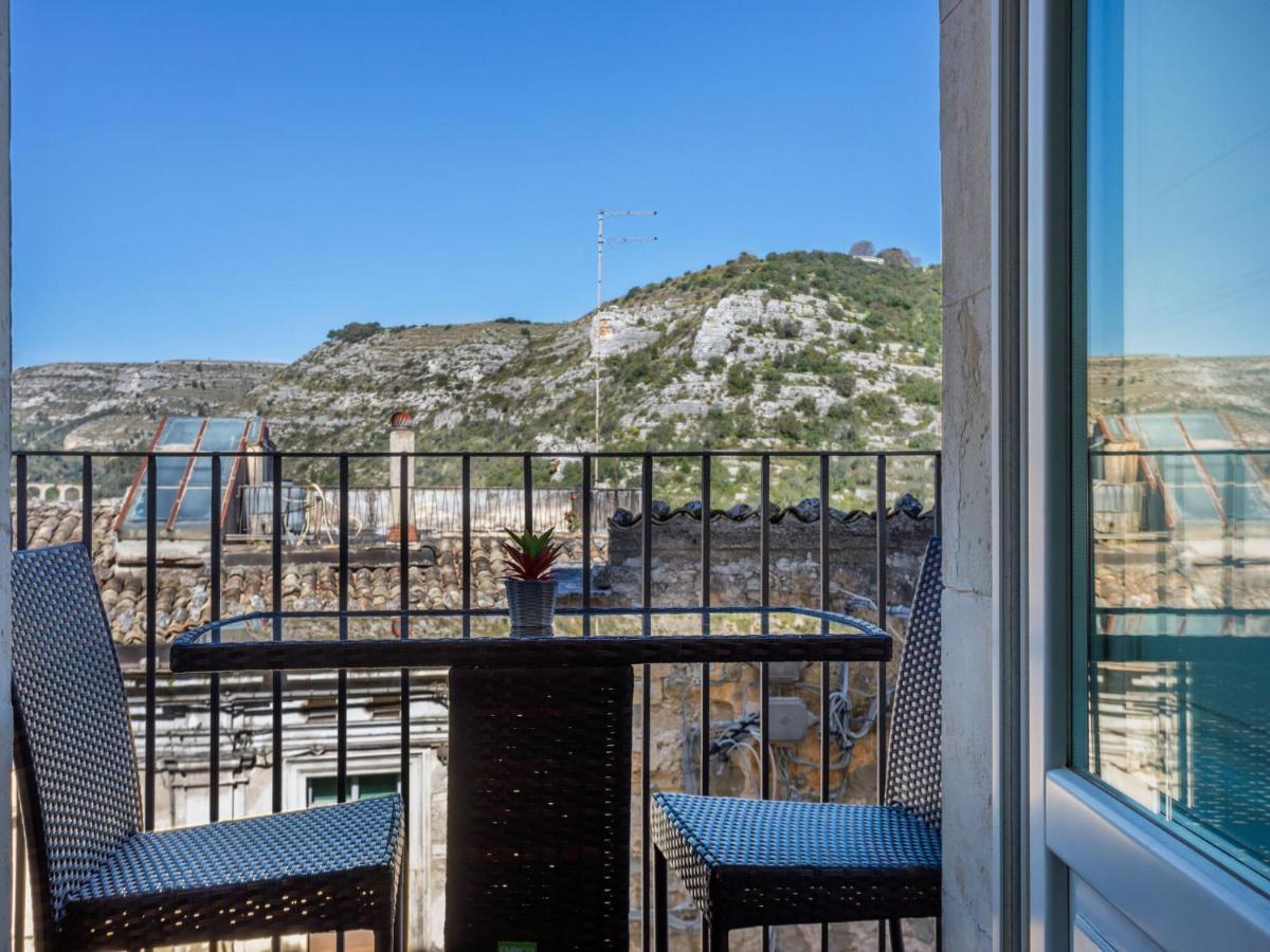 Vintage Holiday Home In Ragusa Ibla With Balcony Eksteriør billede