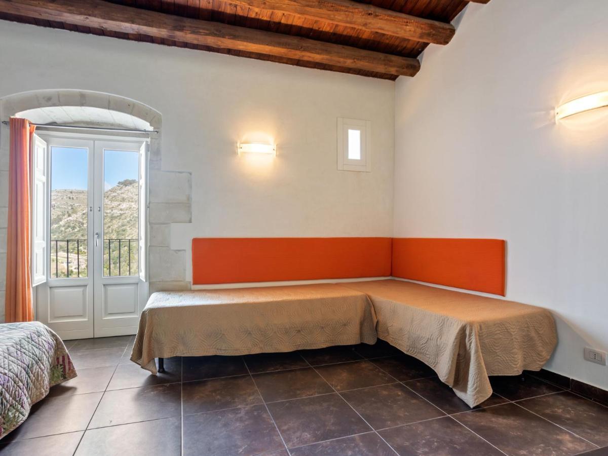 Vintage Holiday Home In Ragusa Ibla With Balcony Eksteriør billede